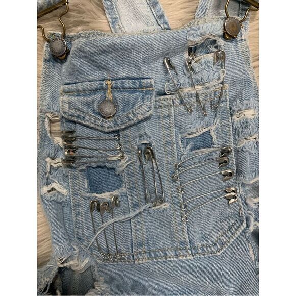 NWT LF CARMAR Safety-pin Distressed Overalls Skort Small - Picture 7 of 10
